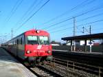 8073 124-4 ist soeben mit REX5920 am Bahnsteig 1 in Marchtrenk eingefahren; 090108
