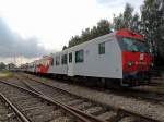 80 73 124-4 samt dazugehriger Garnitur ist aufgrund einer Streckensperre am Rieder Bahnhof abgestellt; 120623