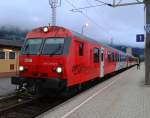 80-73 094-9 an der Spitze des R 4852 (Spittal-Millstättersee - Lienz) am 18.8.2015 beim Halt in Greifenburg-Weißensee