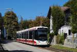 Tramlink 123 befährt auf dem Weg ins Zentrum von Gmunden den 96 Promille steilen Gefälleabschnitt in der Kaltenbrunner Straße. (04.10.2020)