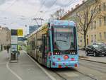 Graz. Variobahn 225 konnte ich am 06.04.2021 als Linie 4 bei der Steyrergasse ablichten.