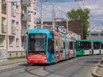 Graz. Variobahn 239 ist hier am 03.05.2021 in der Laudongasse zu sehen.