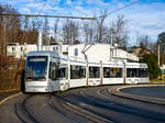 Graz. Variobahn 205 der Graz Linien ist hier am 18.01.2024 in der Schleife St. Peter zu sehen.