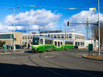 Graz. Zum Faschingdienstag, fährt hier am 13.02.2024 der TW 611 in die Schleife Zentralfriedhof.