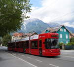 IVB 323  APS Group  auf der Linie 2 in Richtung Technik West unterwegs. Aufgenommen am 03.08.2019 in der Pembaurstrae im Osten Innsbrucks.