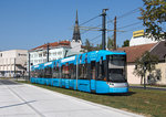 Aktuelles aus OÖ, die Linzer Straßenbahn vekerhrt nun auch bis zum Schloss Traun!    Flexity 062 macht Werbung für Primark in der PlusCity und konnte hier beim Schloss Traun in Traun