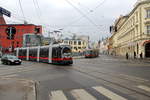 Wien Wiener Linien SL 9 (A1 61) XVI, Ottakring, Johann-Nepomuk-Berger-Platz am 18. Februar 2017. - Im Hintergrund (Mitte) ahnt man den ULF B 698 als SL 2. - Die Gebäude hinter dem A1 61 beherbergen die Ottakringer Brauerei.