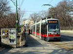 Wien Wiener Linien SL 10 (A1 102) XIV, Penzing, Hadikgasse (Hst. Schloss Schönbrunn) am 16. Februar 2017.