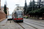 Wien Wiener Linien SL 42 (A 32) XVIII, Währing, Kreuzgasse / Klostergasse am 18. Februar 2017.