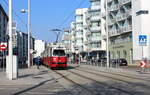 Wien Wiener Linien SL 25 (E1 4824 + c4 1301) XXII, Donaustadt, Tokiostraße (Hst. Prandaugasse) am 13. Februar 2017.
