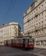 M-k6-k6 in der Nußdorfer Straße. Die Garnitur befuhr im Rahmen des 33.Tramwaytages die Strecke Schottentor - Marsanogasse. 

4148+1518+1530, 06.05.2017