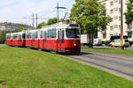 Wien Wiener Linien SL 18 (E2 4318 + c5 1511) VI, Mariahilf, Linke Wienzeile am 11. Mai 2017.