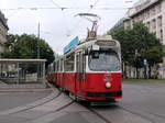 Wien Wiener Linien SL D (E2 4003 + c5 1403) I, Innere Stadt, Schottenring / Schottengasse / Schottenplatz am 2. Juli 2017.