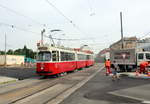 Wien Wiener Linien SL 67 (E2 4304) X, Favoriten, Altes Landgut am 27.