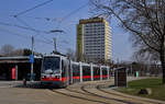 Wien ULF B1 734 als Linie 67 in Oberlaa, 23.03.2013.