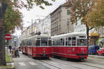 Am letzten Betriebstag der Linie 67 in der Favoritenstraße (zur Alaudagasse) war neben der Garnitur E1 4523 und c3 1213 auch die Kombination L4 548 und c3 1261 unterwegs. Beide treffen sich in der Haltestelle Troststraße. Der bergauffahrende E1+c3 ist die letzte Straßenbahngarnitur, die in diese Richtung fährt. 02.09.2017