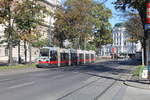 Wien Wiener Linien SL D (B 606) I, Innere Stadt, Universitätsring / Universität am 15. Oktober 2017.