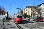 Wien Wiener Linien SL 49: Der E1 4552 mit einem Bw des Typs c4 erreicht am 15.