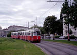 Wien Wiener Linien SL 6 (E2 4071 + c5 1471) VI, Mariahilf, Linke Wienzeile / U-Bahnstation Margaretengürtel am 6. August 2010. - Scan eines Farbnegativs. Film: Fuji S-200. Kamera: Leica C2.