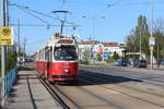 Wien Wiener Linien SL 30 (E2 4075) XXI, Floridsdorf, Großjedlersdorf, Brünner Straße (zwischen Hanreitergasse und Gerasdorfer Straße) am 20. April 2018.