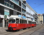 Wien 

E1 4515 + 1306 als Linie 6 in der Gottschalkgasse, 11.04.2018 