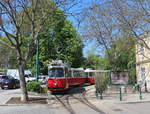 Wien Wiener Linien SL D (E2 4304 + c5 1504) XIX, Döbling, Nußdorf, Zahnradbahnstraße am 21. April 2018.