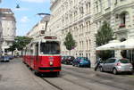 Wien Wiener Linien SL 5 (E2 4035 (SGP 1979)) VIII, Josefstadt, Albertgasse am 30. Juli 2018.