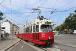 Wien Wiener Linien SL 49: Der Tw E1 4515 hält am 2.
