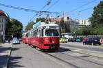 Wien Wiener Linien SL 49 (E1 4554 + c4 1356) XIV, Penzing, Breitensee, Hütteldorfer Straße / Matznergasse am 31. Juli 2018. - Hersteller der beiden Wagen: Bombardier-Rotax, vormals Lohnerwerke. Baujahr: 1976.