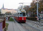 Wien Wiener Linien SL 18 (E2 4081 (SGP 1988)) VI, Mariahilf, Mariahilfer Gürtel am 19. Oktober 2018.