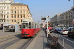 Wien Wiener Linien SL 49 (c4 1356 + E1 4554) VII, Neubau, Burggasse / Museumsplatz / Museumstraße am 18. Oktober 2018. - Hersteller der beiden Wagen: Bombardier-Rotax, vorm. Lohnerwerke, in Wien-Floridsdorf. Bj: 1976.