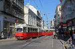 Wien Wiener Linien SL 49 (E1 4519 + c4 1360) VII, Neubau, Neubaugasse am 16. Oktober 2018. - 1693 entstand die Vorstadt Neubau, der 1861 für den 7. Stadtbezirk namensgebend wurde.