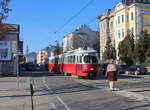 Wien Wiener Linien: E1 4539 mit dem Bw c4 1357 auf der SL 49 erreicht am 15. Feber / Februar 2019 die Haltestelle Deutschordenstraße in der Linzer Straße (in Hütteldorf, im 14. Stadtbezirk Penzing).