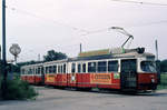 Wien Wiener Stadtwerke-Verkehrsbetriebe / Wiener Linien: Gelenktriebwagen des Typs E1: Eine E1+c3-Garnitur bestehend aus dem Tw E1 4478 und dem Bw c3 11** auf der SL AK hält eines Tages im Juli 1975 in der Kehrschleife am Stadion. - Neuer Scan eines Diapositivs. Film: Agfachrome 50S. Kamera: Minolta SRT-101.