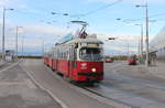 Wien Wiener Linien SL 26 (E1 4827 (SGP 1974) + c4 1301 (Bombardier-Rotax, vorm. Lohnerwerke, 1974)) XXII, Donaustadt, Aspern, Hausfeldstraße am 29. November 2019.