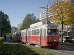 Wien Wiener Stadtwerke-Verkehrsbetriebe / Wiener Linien: Gelenktriebwagen des Typs E1: E1 4517 + c3 1269 als SL 6 Neubaugürtel / Felberstraße am 22.