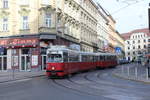 Wien Wiener Stadtwerke-Verkehrsbetriebe / Wiener Linien: Gelenktriebwagen des Typs E1: Motiv: E1 4528 + c4 1336 (Bombardier-Rotax 1973 bzw. 1975) als SL 49. Ort: XV, Rudolfsheim-Fünfhaus, Rudolfsheim, Huglgasse / Kardinal-Rauscher-Platz / Märzstraße am 12. Februar 2019. 