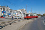 Anlsslich des Tramwaytages 2022 in Wien am 03.09. gab es Zubringerfahrten mit historischen Wagen, welche ber den Rin verkehrten. M 4149 war mit dem Beiwagen m3 5235 unterwegs und fuhr gerade am Parlament vorbei.