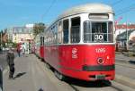 Wien Wiener Linien SL 30 (c3 1285 (Lohnerwerke 1961)) XXI, Floridsdorf, Stammersdorf, Bahnhofplatz am 22. Oktober 2010.