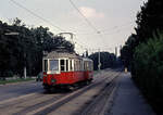 Wien Wiener Stadtwerke-Verkehrsbetriebe (WVB) SL 62 (M 4014 (Grazer Waggonfabrik 1927)) XIII, Hietzing, Lainz, Wolkersbergenstraße / Städtisches Altersheim Lainz im Juli 1975.