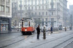 Wien Wiener Stadtwerke-Verkehrsbetriebe (WVB) SL 25R: M 4134 in Richtung Reichsbrücke biegt am 3.