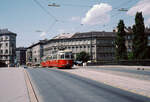 Wien Wiener Stadtwerke-Verkehrsbetriebe (WVB) SL H2 (L(4) 528 (SGP 1961)) II, Leopoldstadt, Rotundenbrücke im Juli 1977.