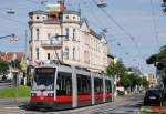 Der neugelieferte A1 102 im Einsatz auf der Linie 52 kurz vor der Endstelle Baumgarten.