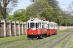 WTM M 4077 + k6 1503 + k6 1518 am 25.April 2015 als Zubringer zum Wiener Tramwaytag vor der Haltestelle Zentralfriedhof Tor 2.