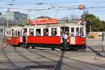 WTM M 4077 + k6 1503 + k6 1518 als Zubringer zum Wiener Tramwaytag am 25.April 2015 biegt vom Gürtel in die Arsenalstraße ein.