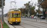 Wien Wiener Linien ATw BH 6400 (ex-B 71) Simmeringer Hauptstraße / Pantucekgasse / Zentralfriedhof 4. Tor am 12. Oktober 2015. - Der ATw ist auf dem Weg zur Zentralwerkstätte.