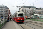 Wien Wiener Linien SL 5 (E1 4788) Friedenbrücke am 23. März 2016.