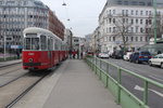 Wien Wiener Linien SL 5 (c4 1303 + E1 4781) Friedensbrücke am 23. März 2016.