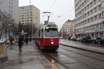 Wien Wiener Linien SL 2 (E2 4053) Am Tabor am 17. Februar 2016.