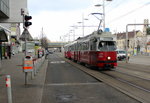 Wien Wiener Linien SL 6 (E1 4521 + c4 1372) Simmering, Simmeringer Hauptstraße / Kaiserebersdorfer Straße am 22. März 2016.